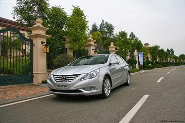 试驾国产索纳塔视频下载,驾驭未来，感受科技与舒适的完美融合